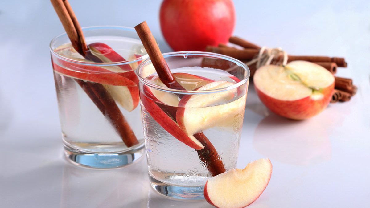 Mách bạn 3 loại nước detox từ trái táo dễ làm tại nhà